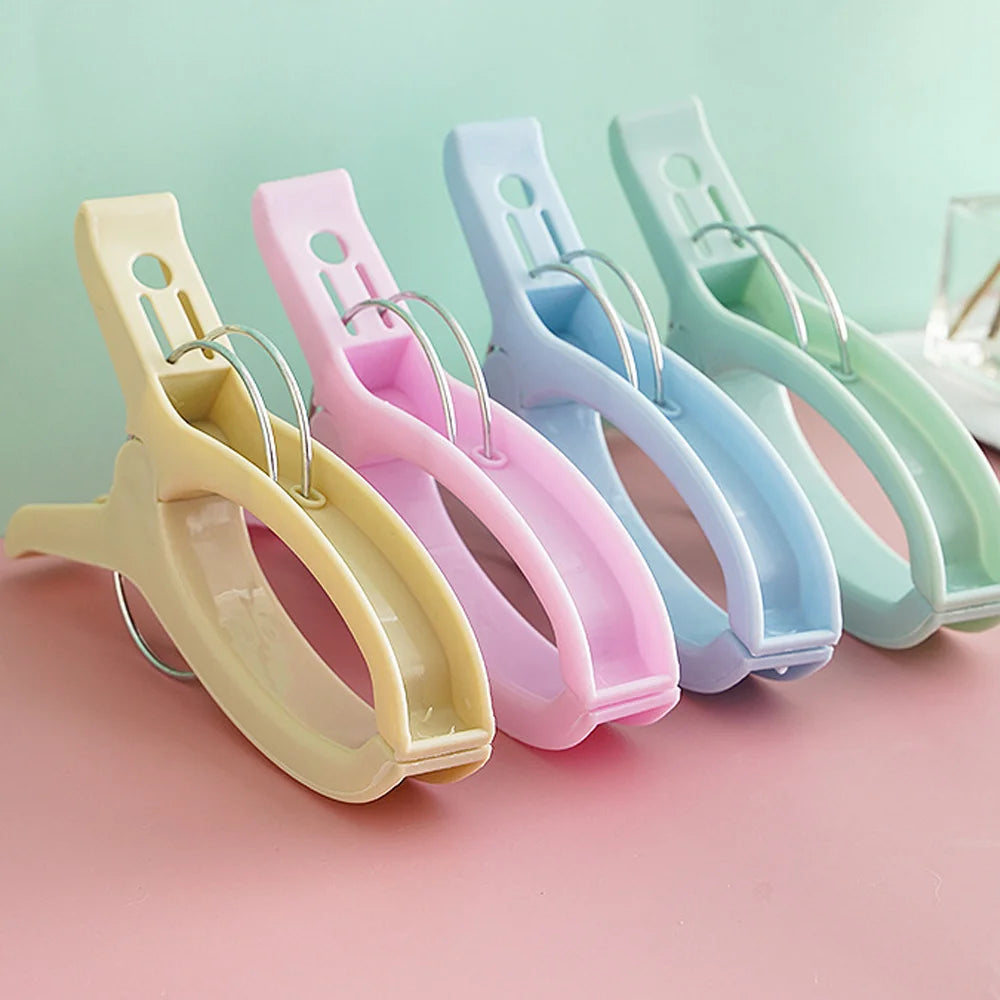 1-4Pcs Large Beach Towel Clips Plastic Reusable Non-Slip Fixed Laundry Sunbed Lounger Clothes Pegs Home Bathroom Organization